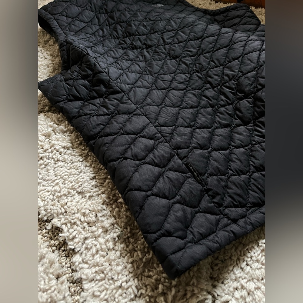The North Face Black Women's vest - Picture 9 of 10